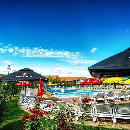 Aqua Party Victoria (Iasi) Ngoại thất bức ảnh