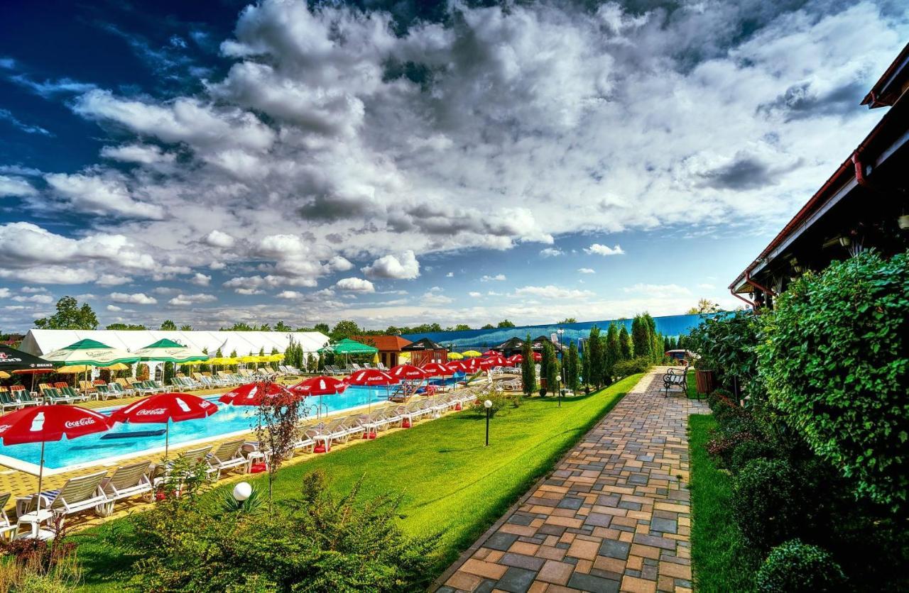 Aqua Party Victoria (Iasi) Ngoại thất bức ảnh