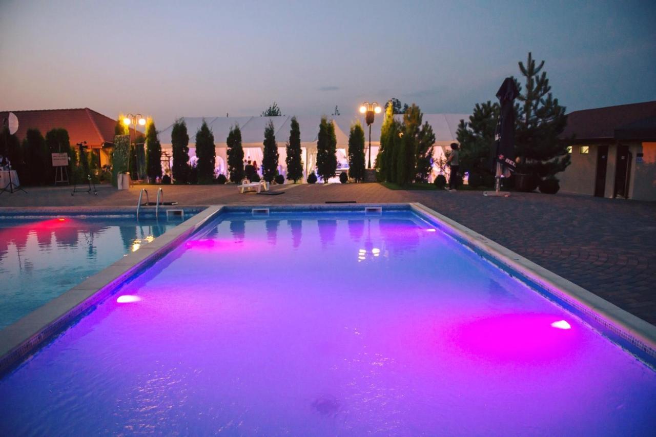 Aqua Party Victoria (Iasi) Ngoại thất bức ảnh
