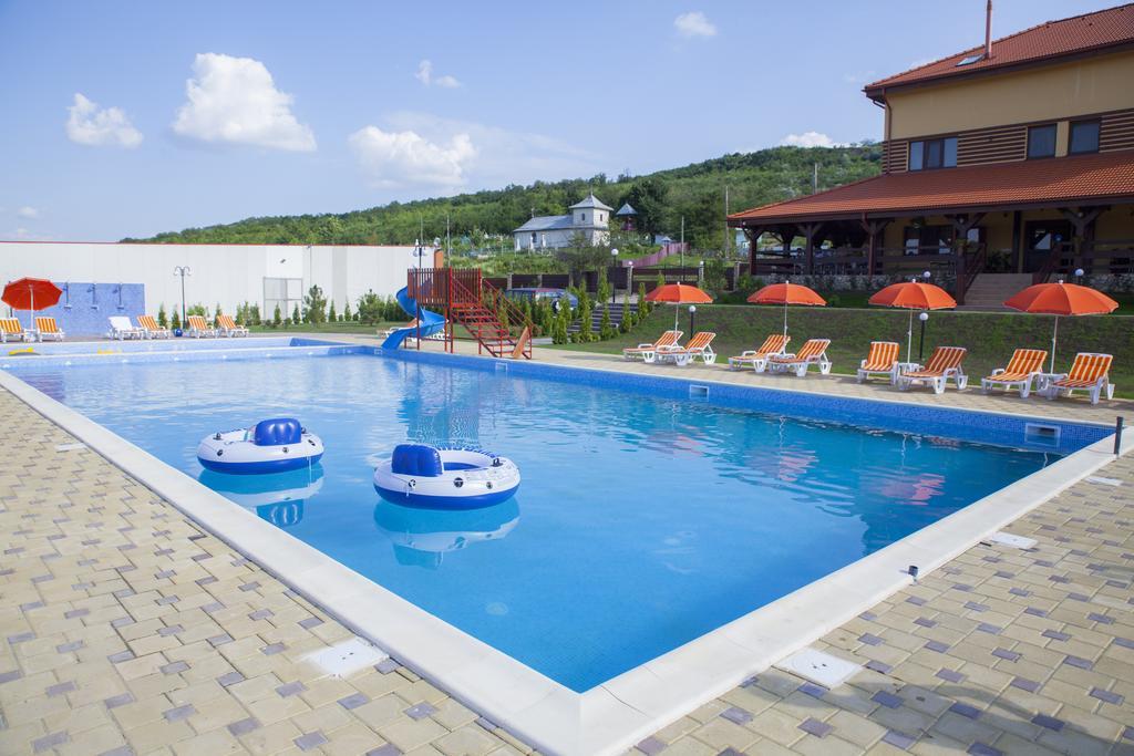 Aqua Party Victoria (Iasi) Ngoại thất bức ảnh